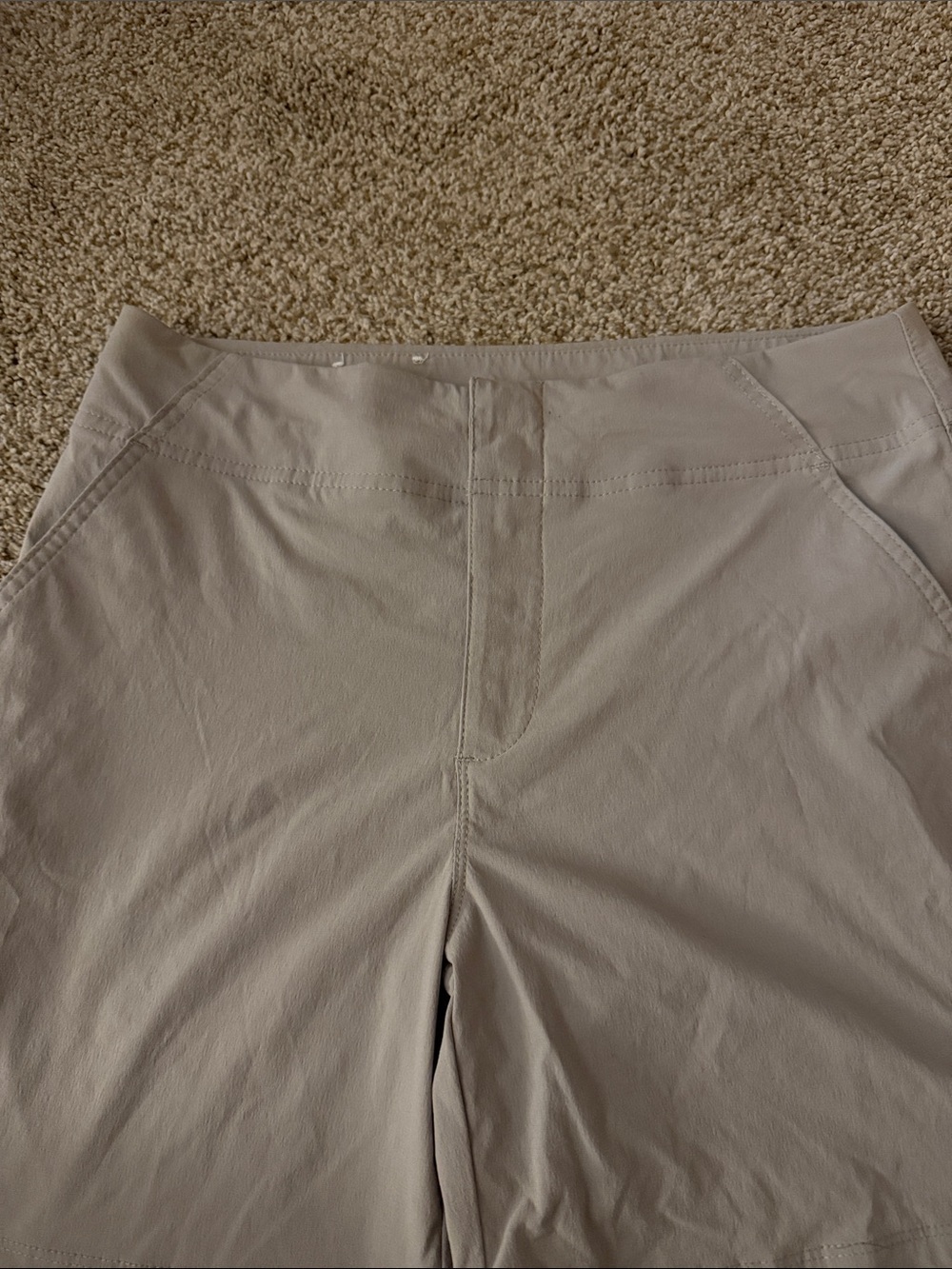 Columbia Women's Light Beige Outdoor Shorts Size 4 - Picture 2 of 8